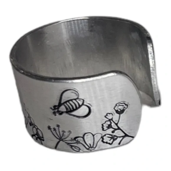 Handmade 9 stamped bee & floral pattern silver‎ hypoallergenic wide cuff ring - Picture 4 of 7